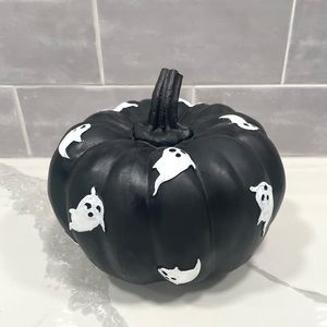 FAMOUS BLACK PUMPKIN WITH WHITE GHOSTS HOME DECOR HALLOWEEN